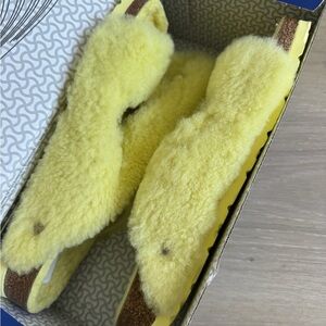 NWT ✨ BIRKENSTOCK Arizona Big Buckle Teddy Rivet Yellow. Size 9/40